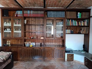 Parete Attrezzata in Legno Massiccio Scuro 
