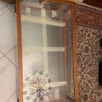 Tavolino in legno e vetro