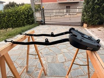 GIVI Telaio e piastra porta bauletto CB500 Hornet