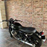 Moto Guzzi V7 II Stone