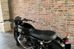 Moto Guzzi V7 II Stone