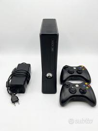 Xbox 360 + 2 Controller + 10 Giochi – Bundle