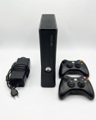 Xbox 360 + 2 Controller + 10 Giochi – Bundle