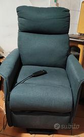 Poltrona relax con telecomando alzapersona