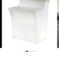 Angolo bar da esterni luminoso