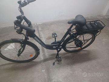 Bicicletta elettrica Momo design