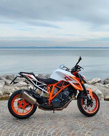 KTM 1290 Super Duke R-SE 2016