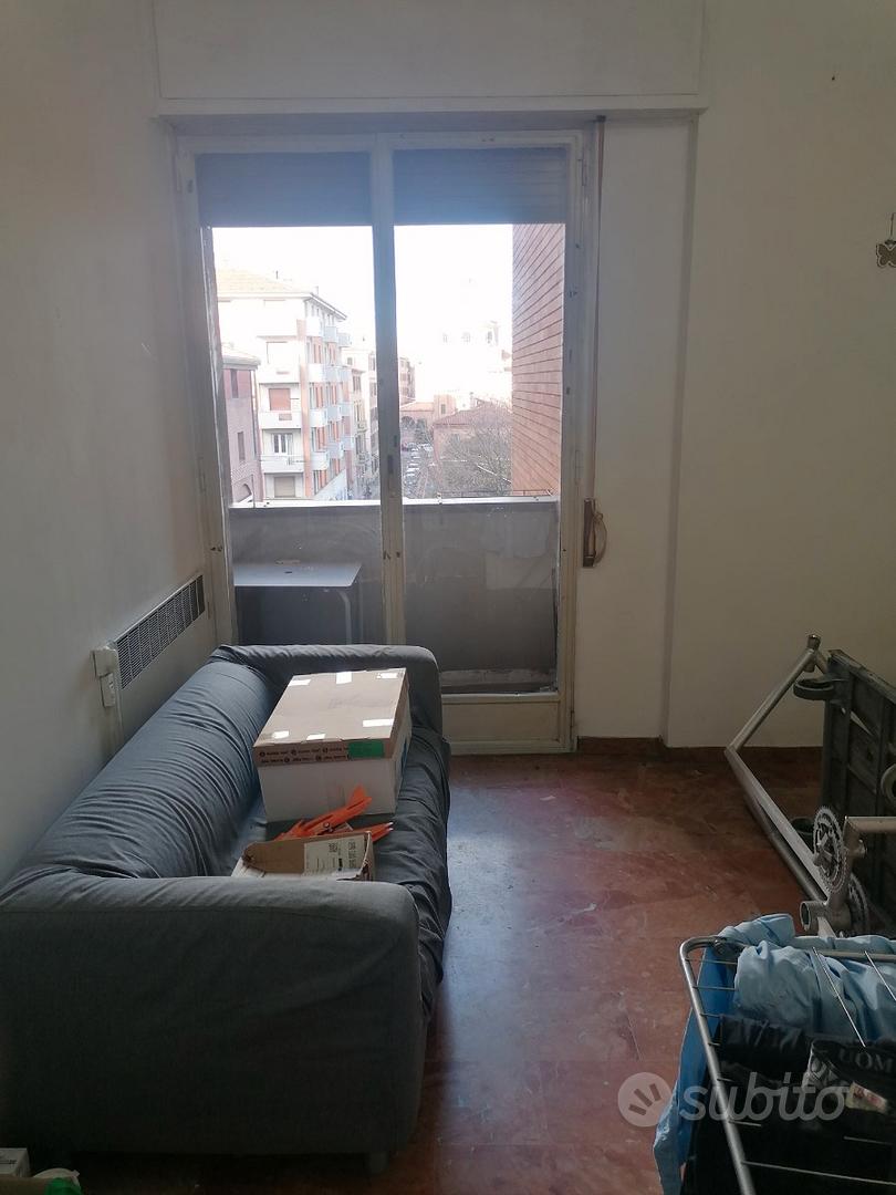 Stanza libera Camere/Posti letto In affitto a Bologna