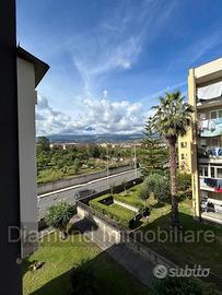 Appartamento ristrutturato con garage a Giarre