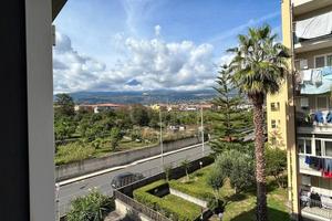 Appartamento ristrutturato con garage a Giarre