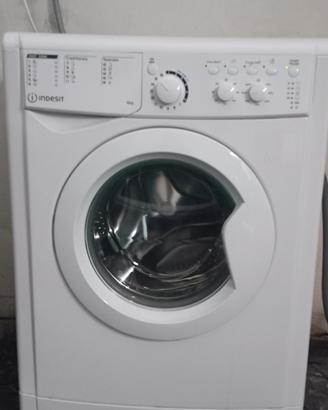 Lavatrice Indesit 6 kg, 1200 giri
