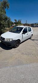 Auto fiat punto