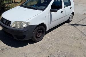 Auto fiat punto