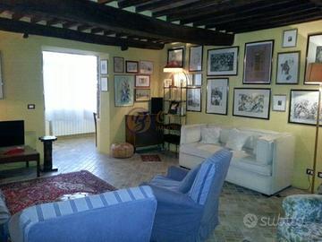 Appartamento di 136 m² con 4 locali a Camaiore