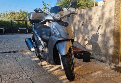 Kymco people 300 gti