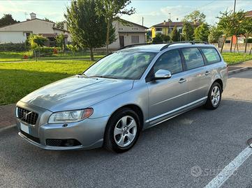 Volvo V70 2.4 D5 AWD Summum