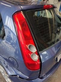 Fanale posteriore sinistro FORD FIESTA del 2006