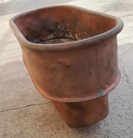 Vaso per fiori in rame antico