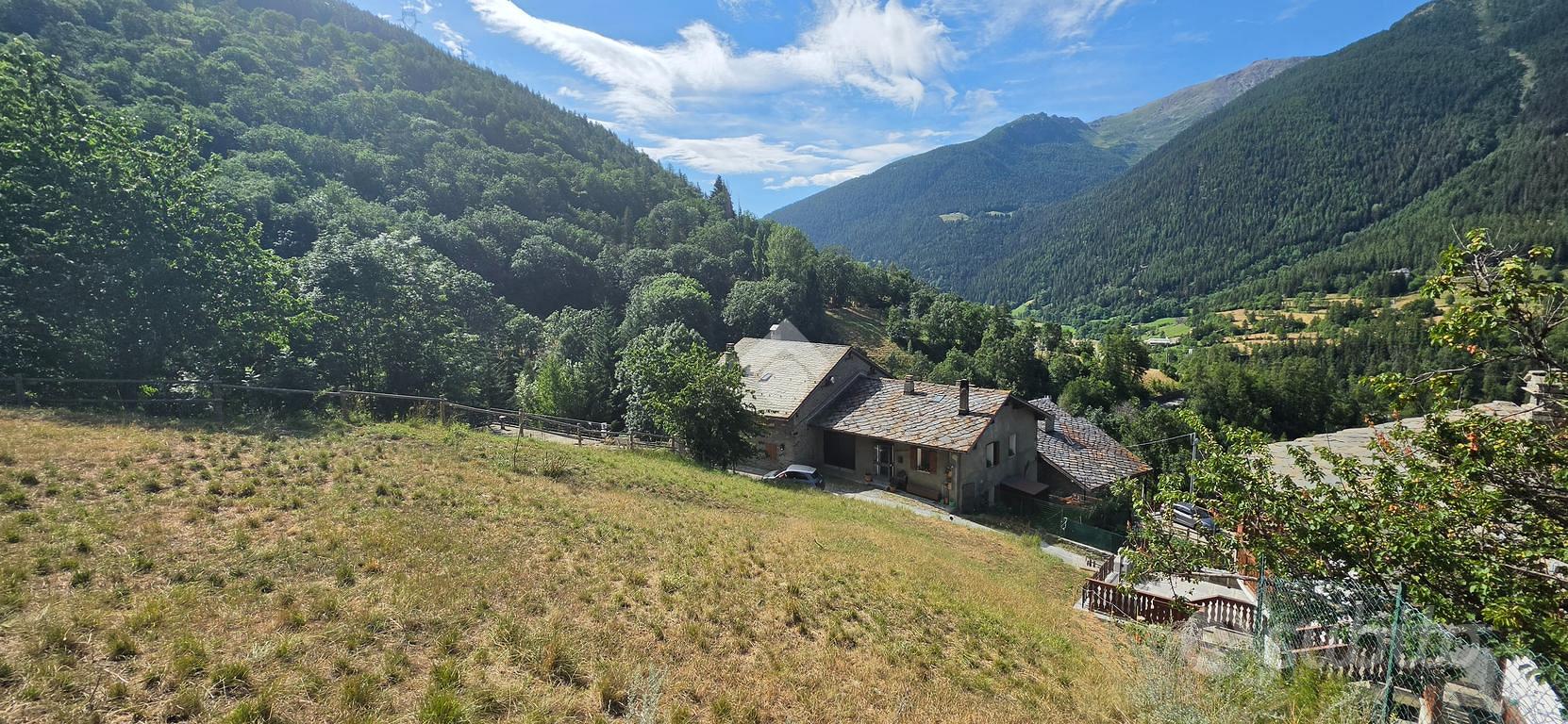 TER. RESIDENZIALE A ETROUBLES - Vista 2