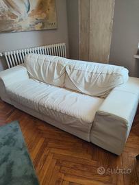 divano in pelle bianca