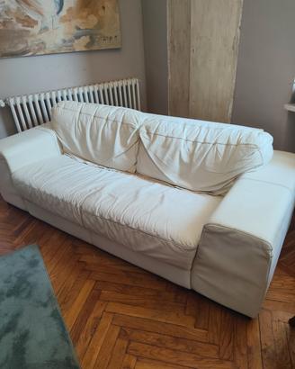  divano in pelle bianca