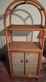 Libreria in vinile è bambù