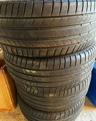 Pneumatici 215/50R18 92W