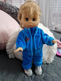 bambolina completa di accessori