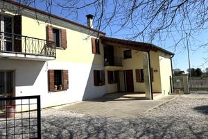 Bifamiliare a Carceri