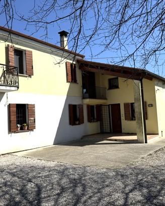 Bifamiliare a Carceri