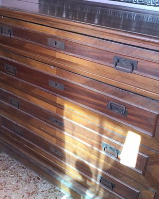 Vecchia cassapanca inizzio 900