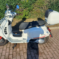 Piaggio Vespa 300 GTS - 2022