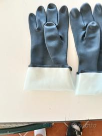 diversi articoli nuovi e usati