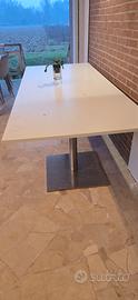 tavolo laminato  con basse in aciaio inox