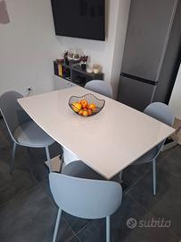 Set Sala da Pranzo: tavolo allungabile + 4 sedie 