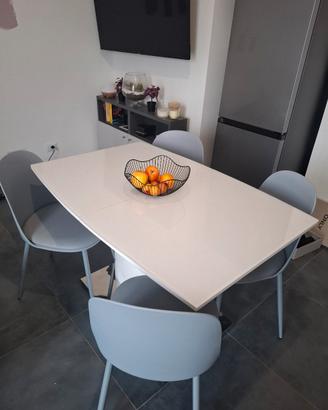 Set Sala da Pranzo: tavolo allungabile + 4 sedie 