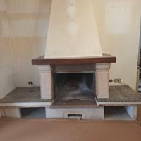 Caminetto completo in travertino 