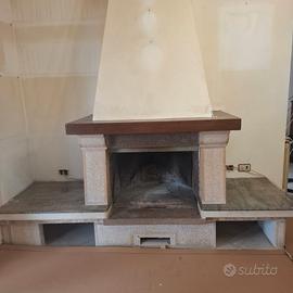 Caminetto completo in travertino 