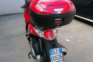 Scooter Scarabeo appena tagliandato