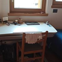 Scrivania con piano reclinabile