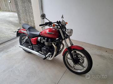 Triumph speedmaster 865 2011