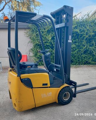 carrello elevatore frontale elettrico (a 3 ruote)