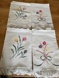 Asciugamani di lino ricamati a mano