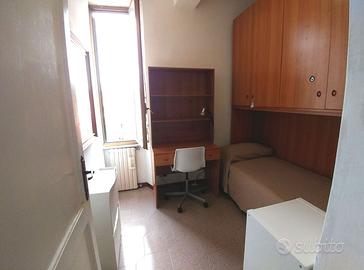 Zona Università Cattolica, cameretta a studentessa