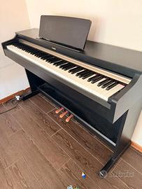 Pianoforte digitale Yamaha Arius YDP162