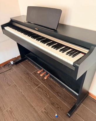 Pianoforte digitale Yamaha Arius YDP162