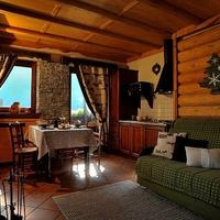 Bilocale con balcone vista montagne