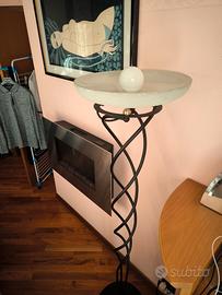 Lampadario candelabro e lampada da terra