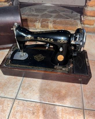 Macchina da cucire antica SINGER con custodia