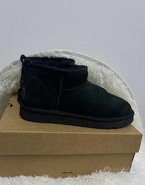 Stivali da neve UGG Mini  / neri   38